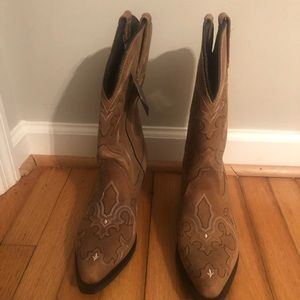 NWT Brown Cowboy Boots